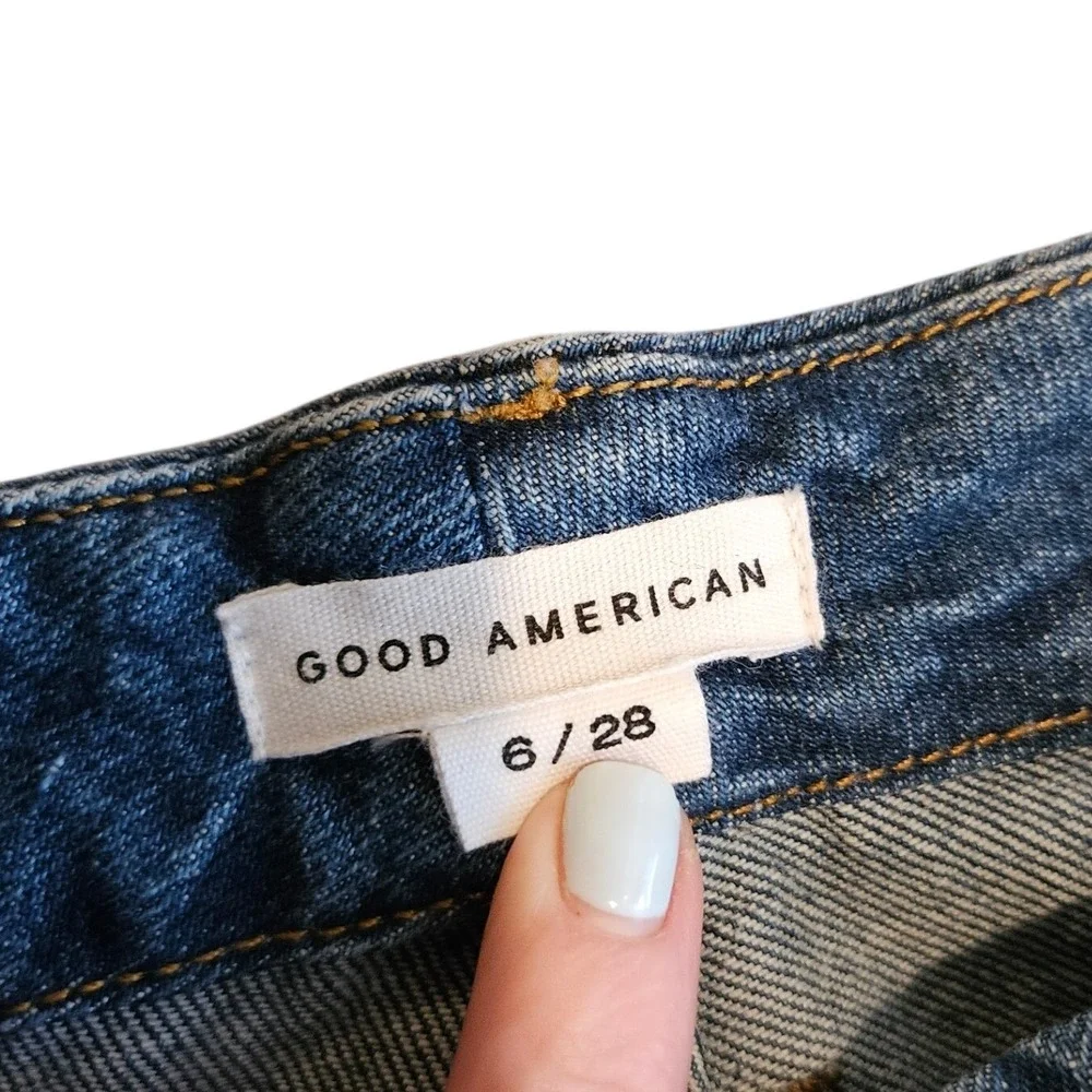 Good American Good Classic Blue Straight Leg Raw‎ Hem Jeans Size 6/28 GCPB235T